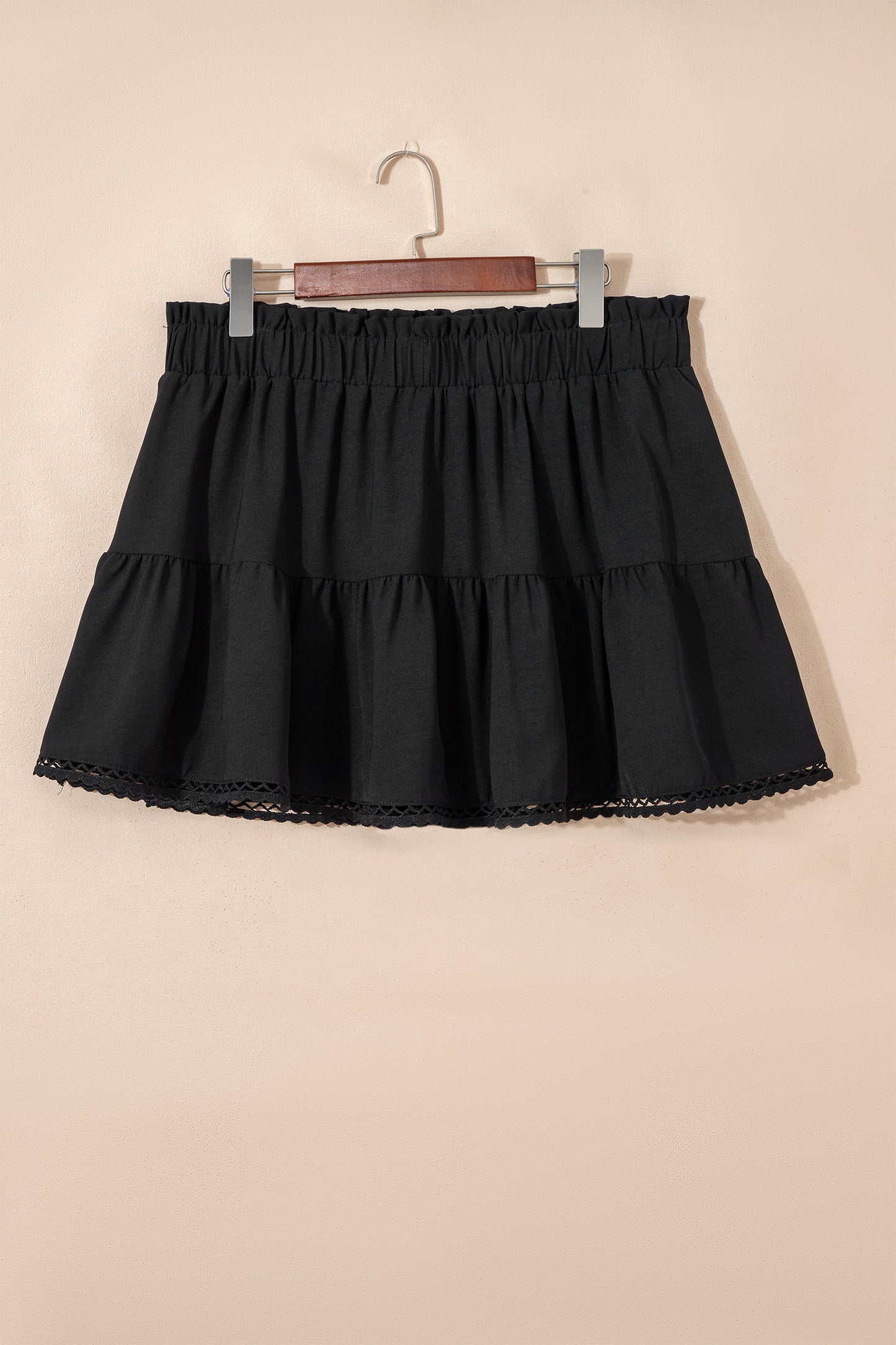 Black Plus Size Frilled Elastic Waist Lace Trim Boho Ruffled Shorts